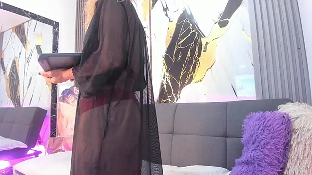 sophiee evanss  online show from 01-25-25, 09:26