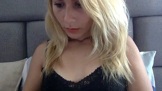 sophiee evanss  online show from 11-11-25, 08:47