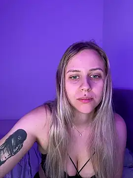 lunawolf21 online show from 02-18-26, 07:39