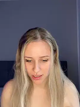 lunawolf21 online show from 02-27-25, 07:19