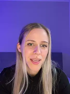 lunawolf21 online show from 02-20-25, 07:23