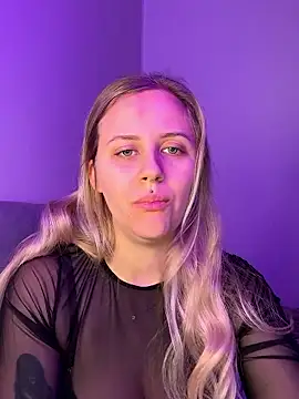 lunawolf21 online show from 01-19-26, 07:23