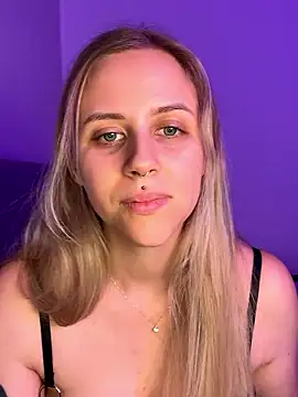 lunawolf21 online show from 01-08-26, 08:15