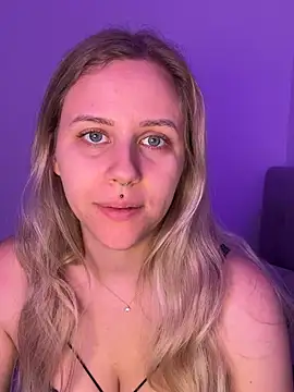 lunawolf21 online show from 02-20-26, 07:43