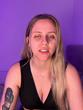 lunawolf21 online show from 02-27-26, 07:19