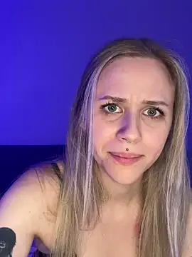 lunawolf21 online show from 02-18-25, 07:10