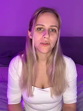 lunawolf21 online show from 11-20-25, 07:42