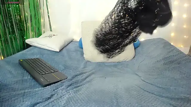 Niuk mei online show from 04-15-26, 07:58