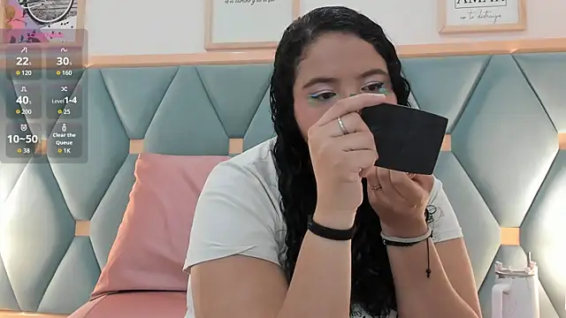 isabella walton online show from 10-31-25, 11:18