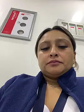 Keittly  online show from 12-23-25, 02:33