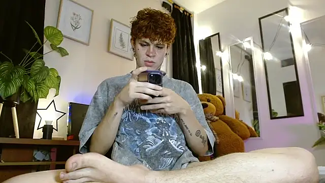 Snapshot of andrewWolffman chatting on 06-03-26, 02:33 andrewWolffman online show from 06-03-26, 02:33