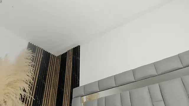 vivianne scott online show from 04-13-26, 02:54