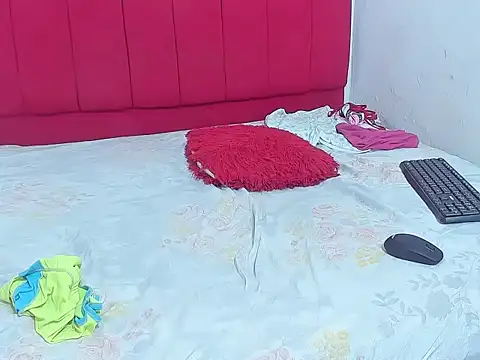 Snapshot of Lunaynick chatting on 03-13-25, 02:05 Lunaynick online show from 03-13-25, 02:05