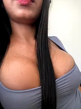 Snapshot of Lolitacooper chatting on 10-12-25, 09:05 Lolitacooper online show from 10-12-25, 09:05