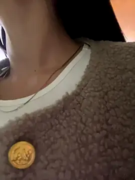 Snapshot of Lolitacooper chatting on 10-19-25, 08:55 Lolitacooper online show from 10-19-25, 08:55