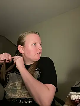 Snapshot of lexie_lilacs chatting on 03-18-25, 12:19 lexie lilacs online show from 03-18-25, 12:19