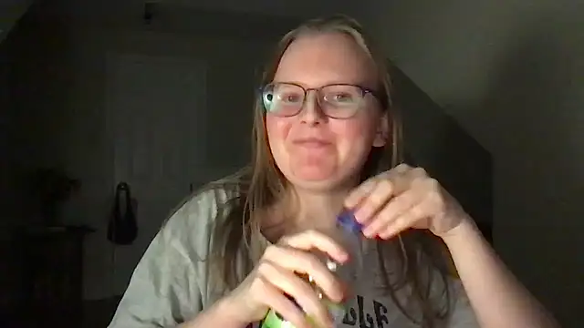 Snapshot of lexie_lilacs chatting on 01-18-25, 04:15 lexie lilacs online show from 01-18-25, 04:15