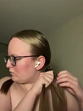 Snapshot of lexie_lilacs chatting on 02-28-25, 12:54 lexie lilacs online show from 02-28-25, 12:54