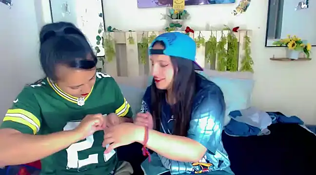 Sharon et Khloe12 online show from 01-10-25, 11:22