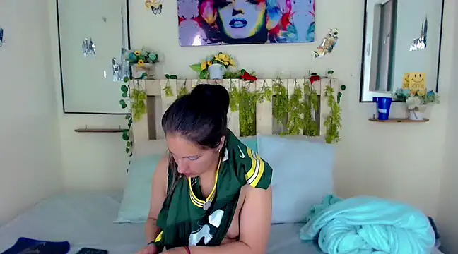 Sharon et Khloe12 online show from 12-10-24, 12:49