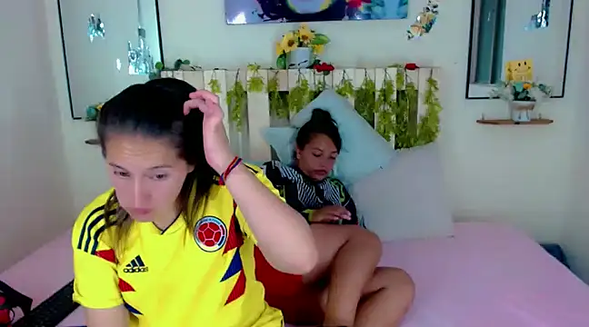 Sharon et Khloe12 online show from 12-30-24, 11:15