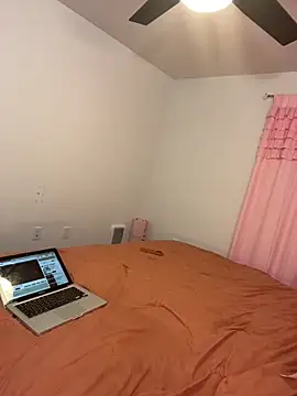 Snapshot of Alexkapriii3 chatting on 02-04-26, 04:18 Alexkapriii3 online show from 02-04-26, 04:18