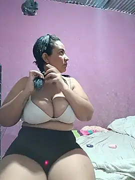 Snapshot of Milena1024 chatting on 07-11-26, 01:17 Milena1024 online show from 07-11-26, 01:17