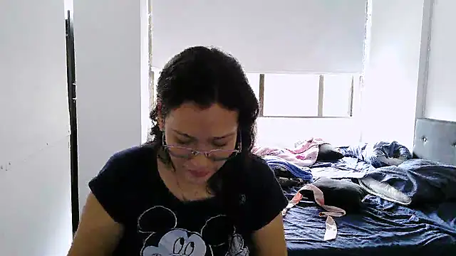 Snapshot of luxandracon23 chatting on 10-07-25, 03:46 luxandracon23 online show from 10-07-25, 03:46