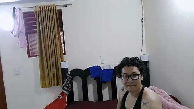 Snapshot of luxandracon23 chatting on 05-15-26, 05:55 luxandracon23 online show from 05-15-26, 05:55