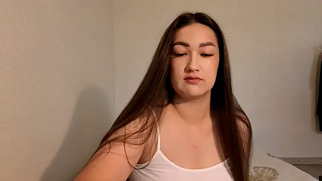 Snapshot of Aria_Blisss chatting on 06-18-26, 01:15 Aria Blisss online show from 06-18-26, 01:15