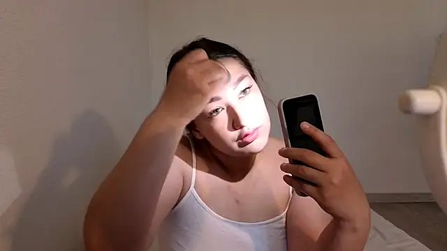 Snapshot of Aria_Blisss chatting on 06-14-26, 01:24 Aria Blisss online show from 06-14-26, 01:24