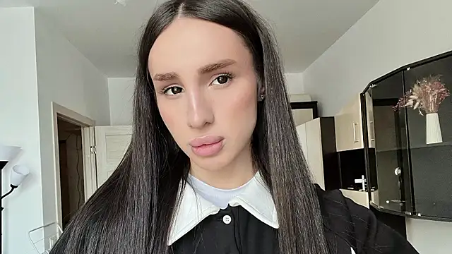 Kim Oberlin  online show from 03-12-26, 05:06