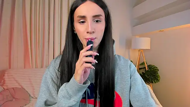 Kim Oberlin  online show from 01-12-26, 04:03