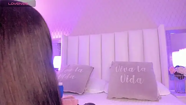 SophiaSmiiths  online show from 05-17-26, 02:22