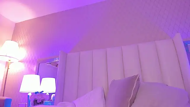 SophiaSmiiths  online show from 09-10-25, 08:24