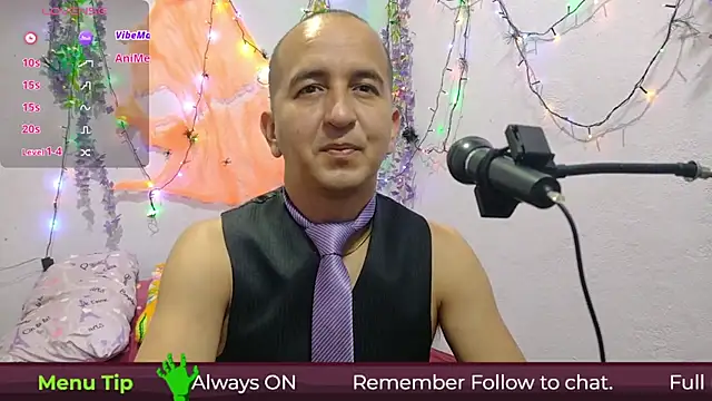 Snapshot of yazforeSolo chatting on 10-12-25, 02:18 yazforeSolo online show from 10-12-25, 02:18