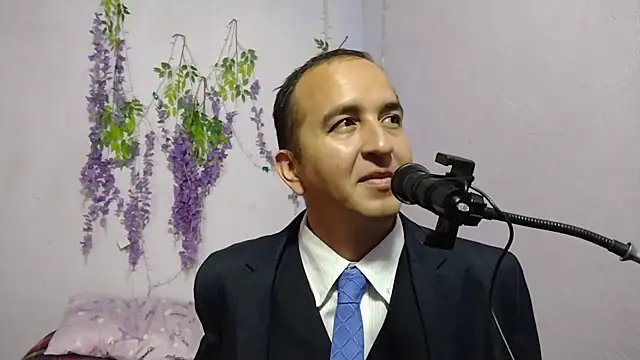 Snapshot of yazforeSolo chatting on 09-22-25, 02:01 yazforeSolo online show from 09-22-25, 02:01