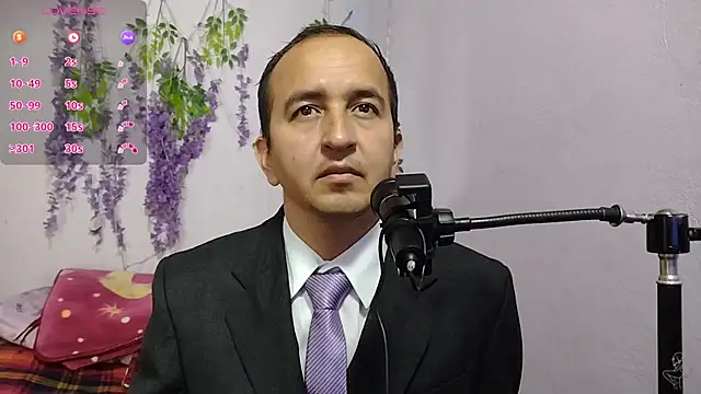 Snapshot of yazforeSolo chatting on 09-25-25, 12:55 yazforeSolo online show from 09-25-25, 12:55