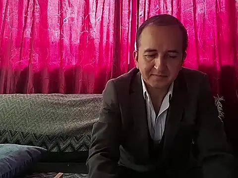 Snapshot of yazforeSolo chatting on 09-30-25, 02:12 yazforeSolo online show from 09-30-25, 02:12