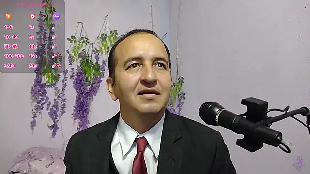 Snapshot of yazforeSolo chatting on 09-27-25, 03:18 yazforeSolo online show from 09-27-25, 03:18