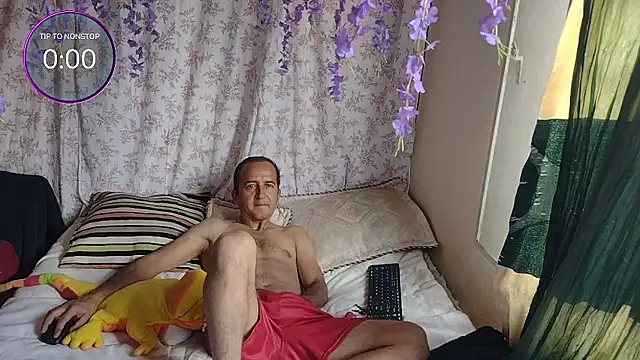 Snapshot of yazforeSolo chatting on 02-05-25, 08:46 yazforeSolo online show from 02-05-25, 08:46