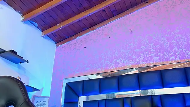 Sofia martiin online show from 10-24-25, 03:16