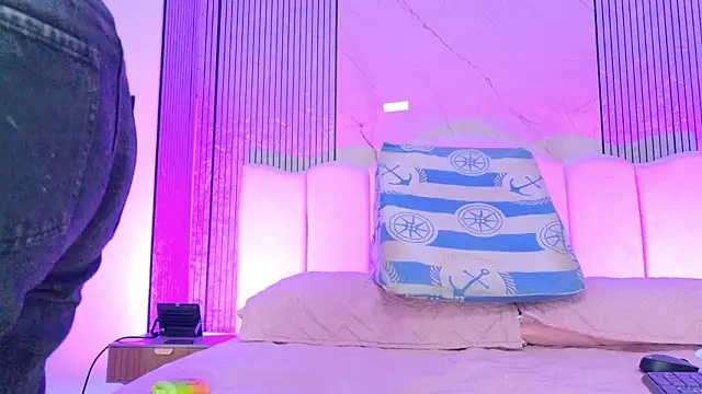 Sofia martiin online show from 02-25-26, 03:07