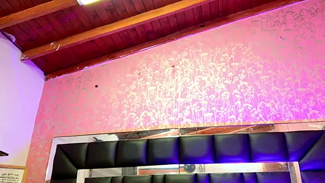 Sofia martiin online show from 10-31-25, 03:03