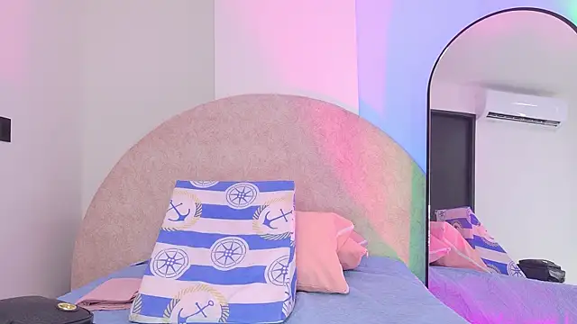 Sofia martiin online show from 11-25-25, 03:07