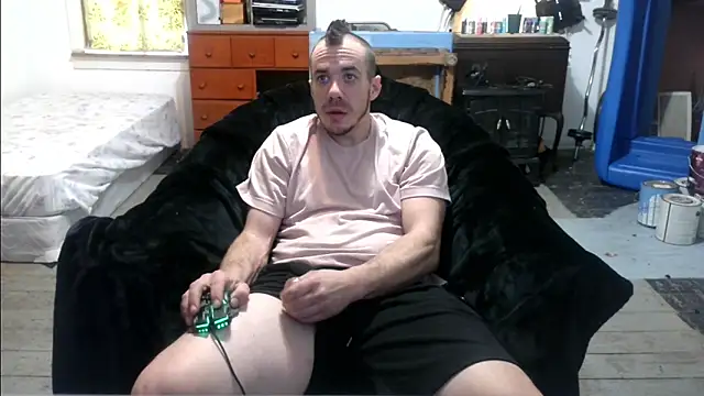 Snapshot of ScubaStevex chatting on 03-08-25, 05:22 ScubaStevex online show from 03-08-25, 05:22