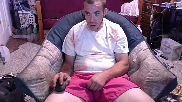 Snapshot of ScubaStevex chatting on 09-21-25, 11:43 ScubaStevex online show from 09-21-25, 11:43