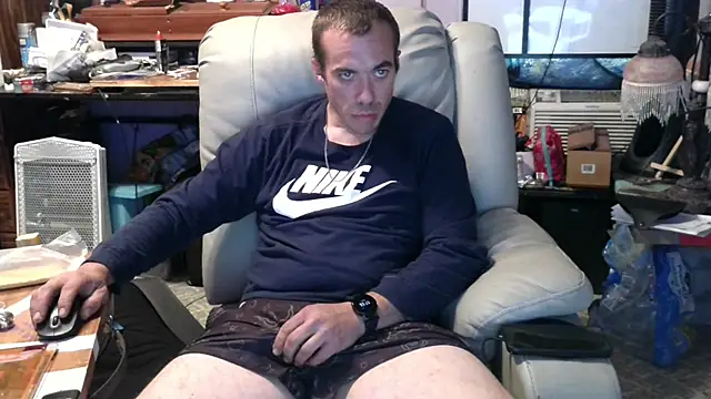 Snapshot of ScubaStevex chatting on 10-16-25, 09:56 ScubaStevex online show from 10-16-25, 09:56