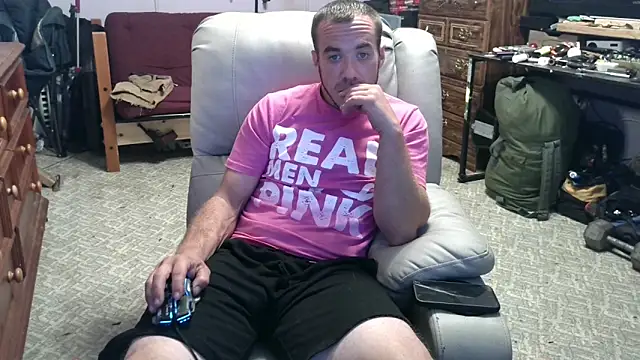 Snapshot of ScubaStevex chatting on 09-23-25, 01:12 ScubaStevex online show from 09-23-25, 01:12