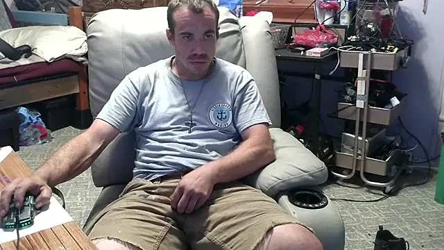 Snapshot of ScubaStevex chatting on 10-13-25, 09:05 ScubaStevex online show from 10-13-25, 09:05